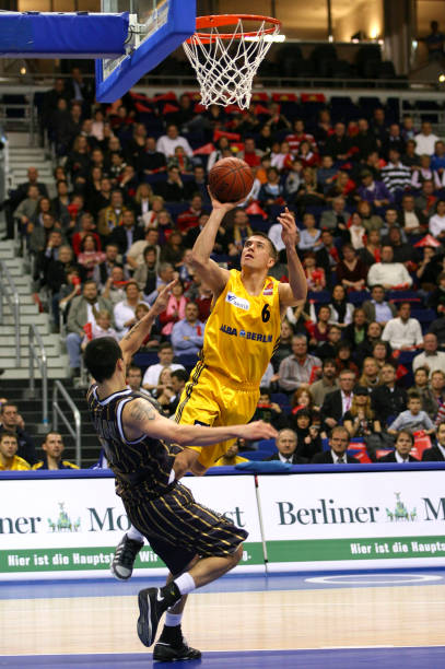 首钢借挡拆 首钢借挡拆