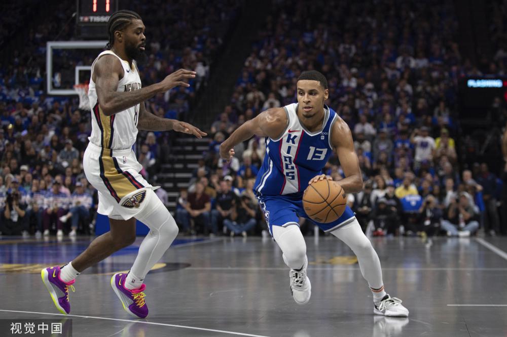 给出两队更 给出两队更